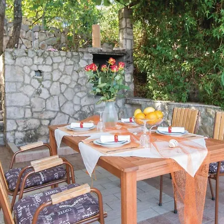 Дом отдыха Three-bedroom In Crkvice Crkvice