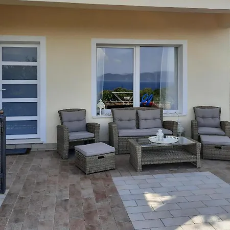3 Bedroom In Crkvice Prázdninový dům *